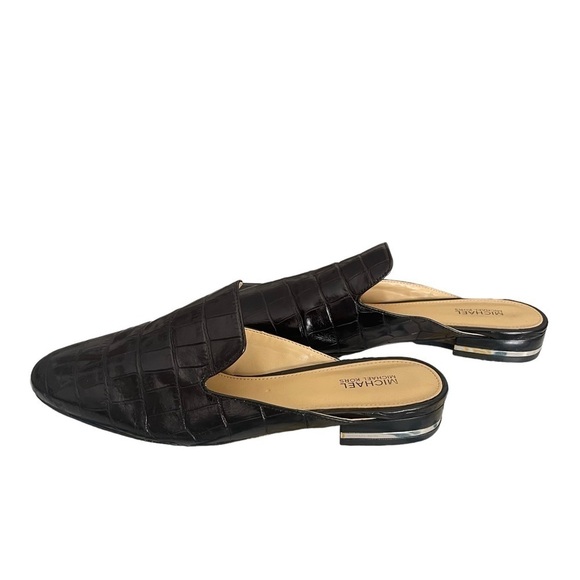 Michael Kors Embossed Leather Mules Slide On Clog Black Small Heel Size 6.5 - Picture 4 of 9
